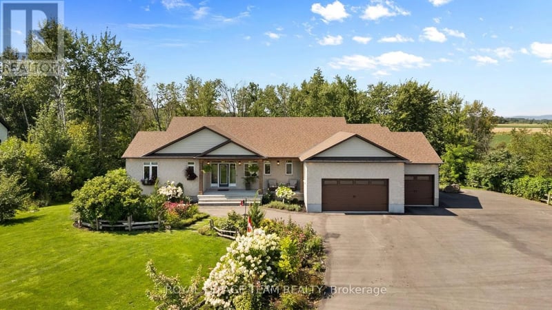 26 Synergy Way, Ottawa, Ontario, K2W0K3, Ottawa, Ontario — photo 1 of 5