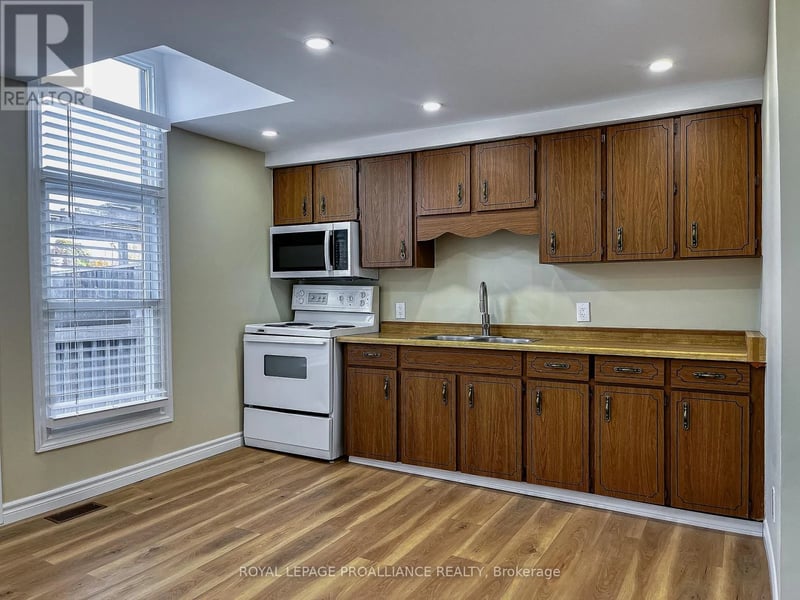 34 Main Street, Brighton, Ontario, K0K1H0, Brighton, Ontario — photo 1 of 5