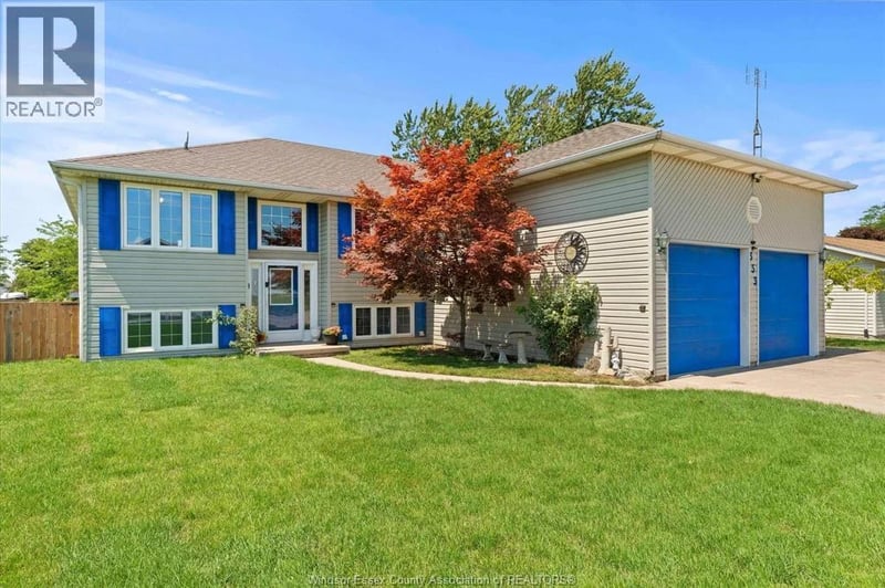 353 EAST RUSCOM RIVER Road, Lakeshore, Ontario, N0R1S0, Lakeshore, Ontario — photo 1 of 5