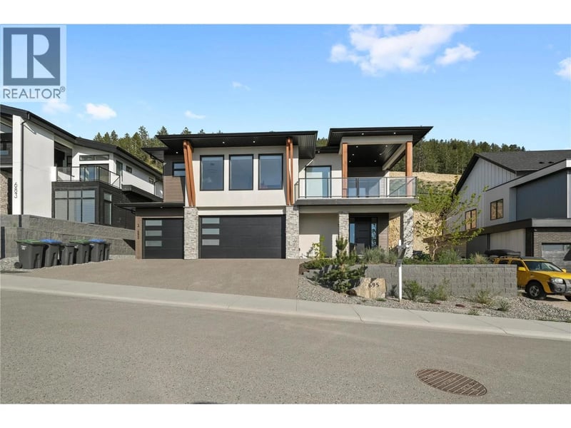 695 Deans Drive, Kelowna, British Columbia, V1P1A1, Kelowna, British Columbia — photo 1 of 5