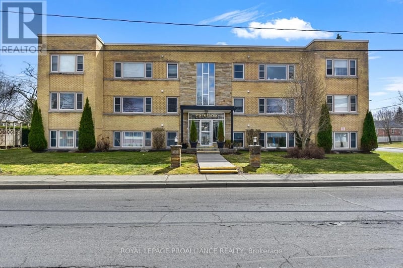 #8 167 Pearl Street East, Brockville, Ontario, K6V1R5, Brockville, Ontario — photo 1 of 5