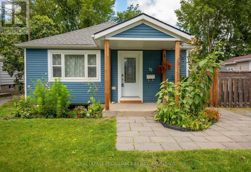 75 Scott Street, Kingston (Central City East), Ontario, K7L1L6, Kingston (Central City East), Ontario — photo 1 of 5