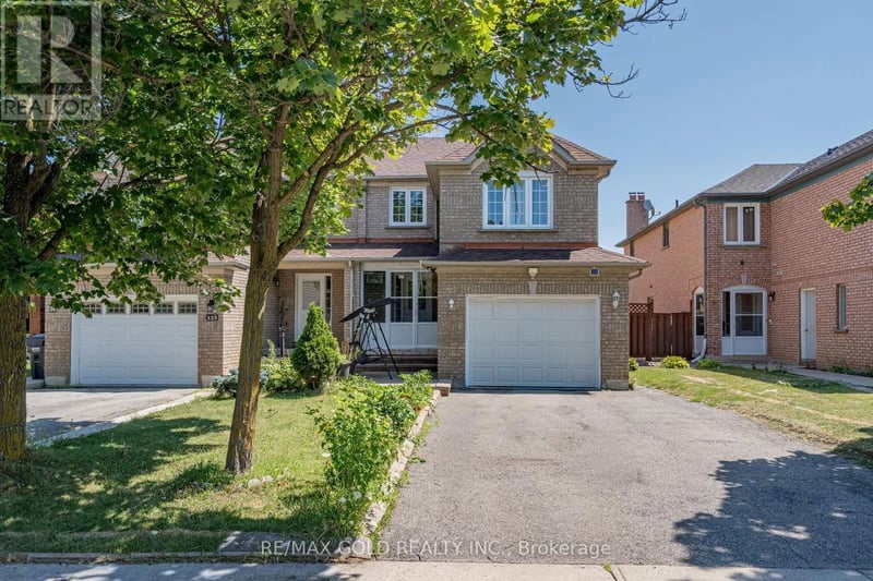 121 Bighorn Crescent, Brampton (Sandringham-Wellington), Ontario, L6R1G2, Brampton (Sandringham-Wellington), Ontario — photo 1 of 5