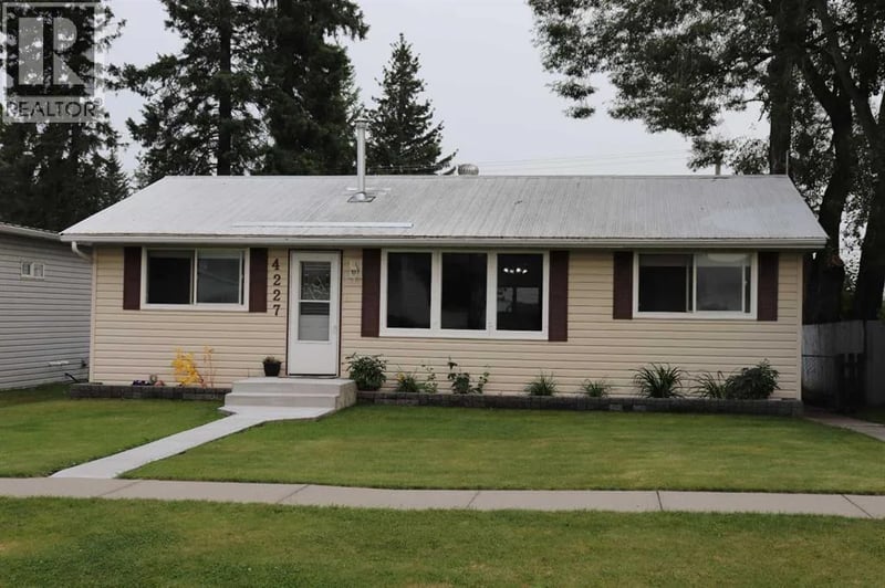 4227 5 Avenue, Edson, Alberta, T7E1A5, Edson, Alberta — photo 1 of 5