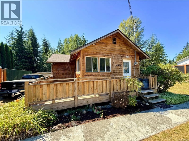 4069 Nimpkish Crescent, Woss, British Columbia, V0N3P0, Woss, British Columbia — photo 1 of 5