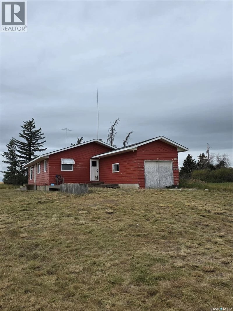 Little Six Acreage, Auvergne Rm No. 76, Saskatchewan, S0N1Z0, Auvergne Rm No. 76, Saskatchewan — photo 1 of 5