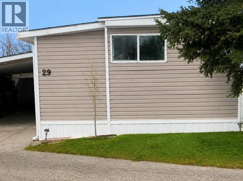 3223 83 Street Northwest, Calgary, Alberta, t3b5n1, Calgary, Alberta — photo 1 of 5