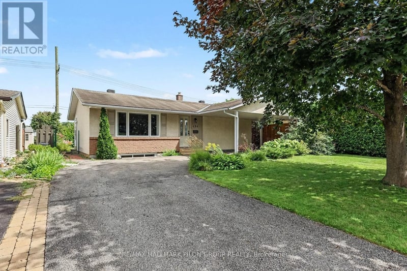 496 Tisdale Crescent, Ottawa, Ontario, K1J7A6, Ottawa, Ontario — photo 1 of 5