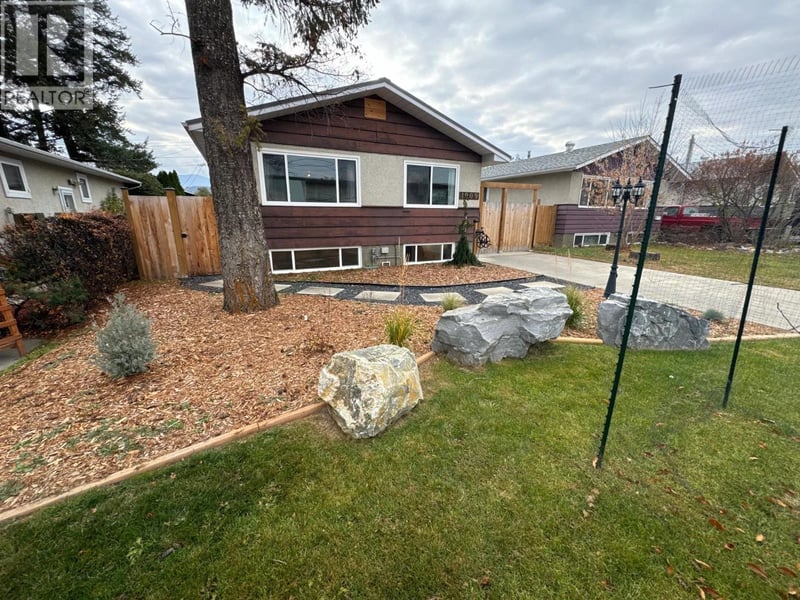 1909 2ND Street South, Cranbrook, British Columbia, V1C1C6, Cranbrook, British Columbia — photo 1 of 5