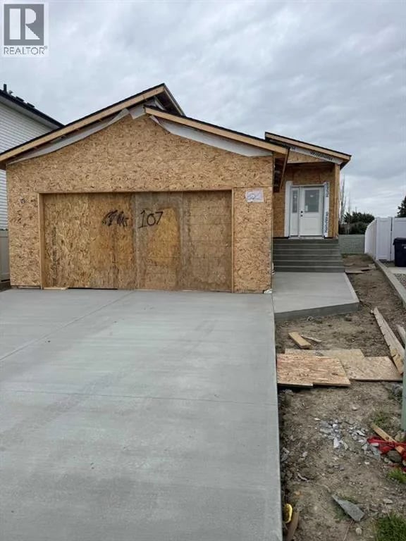 107 Sierra Road Southwest, Medicine Hat, Alberta, T1B4Y6, Medicine Hat, Alberta — photo 1 of 5