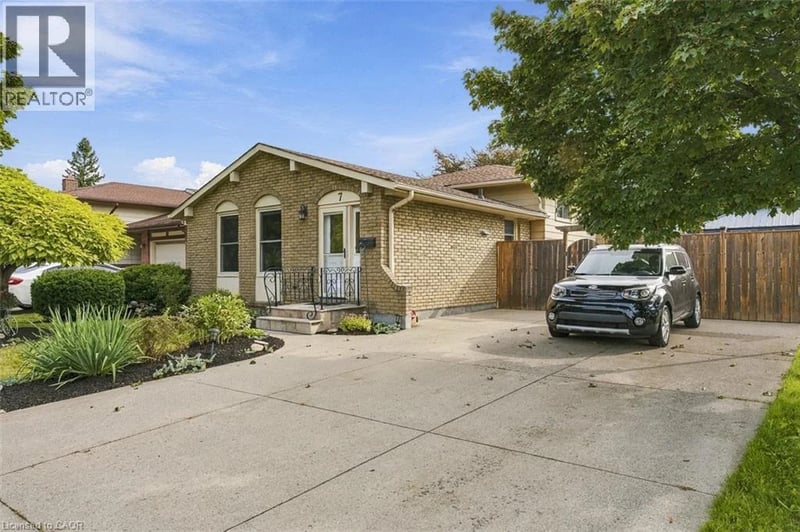 7 ROEHAMPTON Avenue, St. Catharines, Ontario, L2M7K9, St. Catharines, Ontario — photo 1 of 5