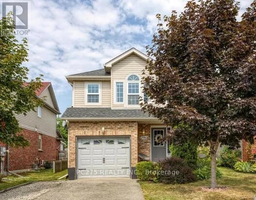 296 Millburn Boulevard, Centre Wellington (Fergus), Ontario, N1M3S3, Centre Wellington (Fergus), Ontario — photo 1 of 5