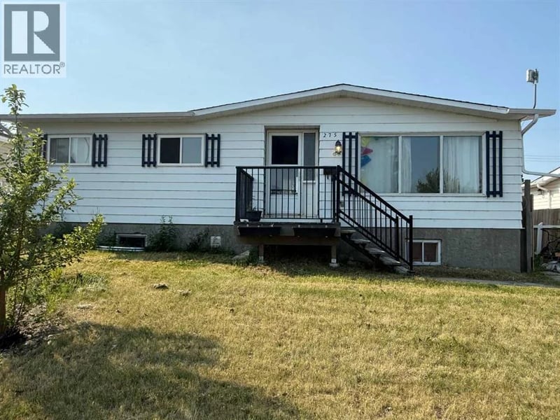275 7 Street Southeast, Three Hills, Alberta, T0M2A0, Three Hills, Alberta — photo 1 of 5