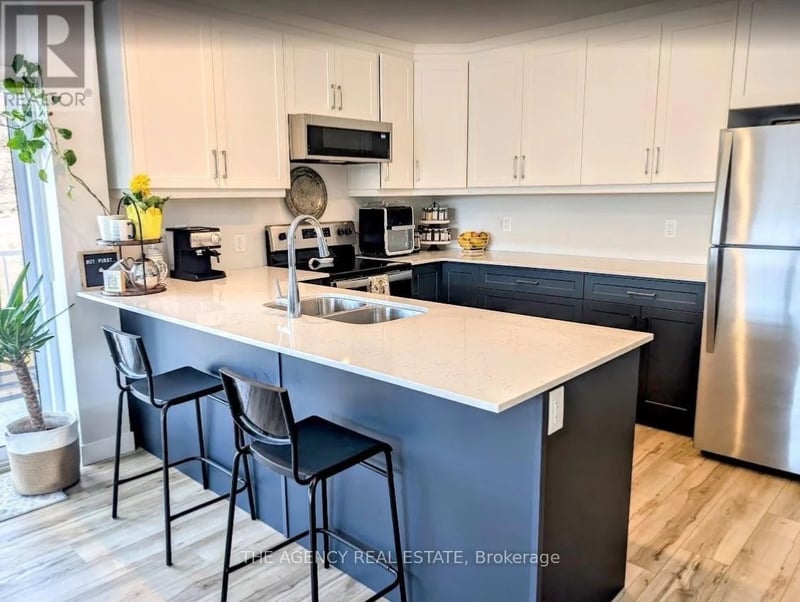 #401 100 Promenade Circle, Central Elgin (Port Stanley), Ontario, N5L0B7, Central Elgin (Port Stanley), Ontario — photo 1 of 5