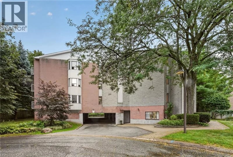 #301 5 NIAGARA Street, Grimsby, Ontario, L3M5A3, Grimsby, Ontario — photo 1 of 5