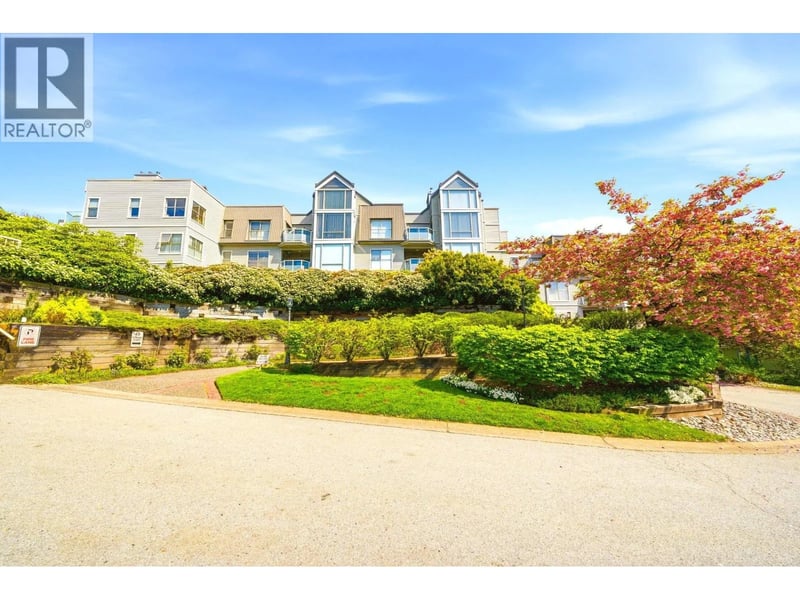 #304 48 RICHMOND Street, New Westminster, British Columbia, V3L5P4, New Westminster, British Columbia — photo 1 of 5