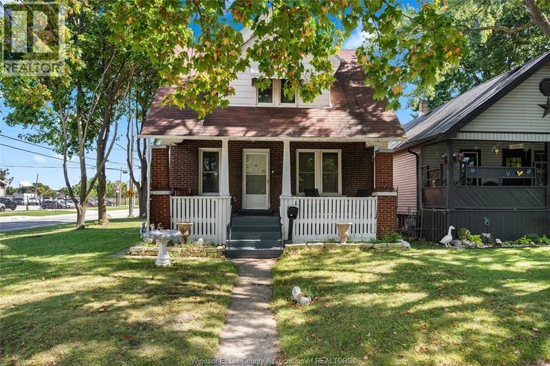 908 OAK Street, Windsor, Ontario, N9A5G2, Windsor, Ontario — photo 1 of 5