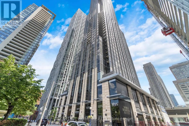 #2113 11 Yorkville Avenue, Toronto (Annex), Ontario, M4W0B7, Toronto (Annex), Ontario — photo 1 of 5