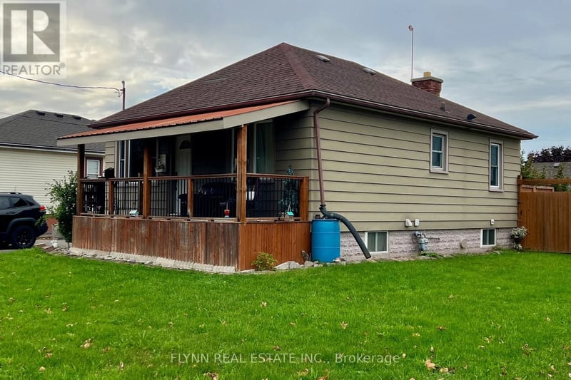 438 BELL Street, Port Colborne (Killaly East), Ontario, L3K1K2, Port Colborne (Killaly East), Ontario — photo 1 of 5