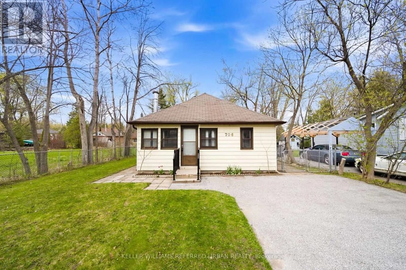 706 Chestnut Street, Innisfil, Ontario, L9S2H8, Innisfil, Ontario — photo 1 of 5