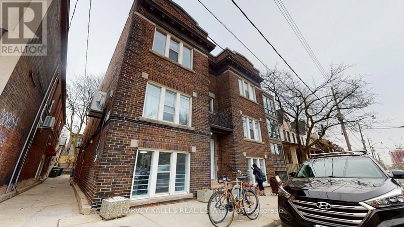 #2 1065 Bathurst Street, Toronto (Annex), Ontario, M5R3G8, Toronto (Annex), Ontario — photo 1 of 5
