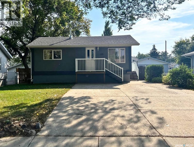 135 5th AVENUE SE, Swift Current, Saskatchewan, S9H3M8, Swift Current, Saskatchewan — photo 1 of 5