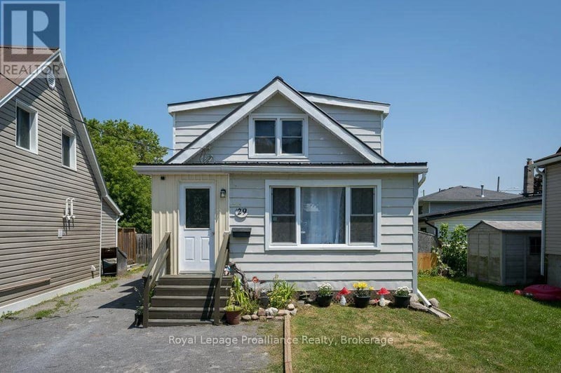 29 Pelham Street, Quinte West (Trenton Ward), Ontario, K8V5A8, Quinte West (Trenton Ward), Ontario — photo 1 of 5