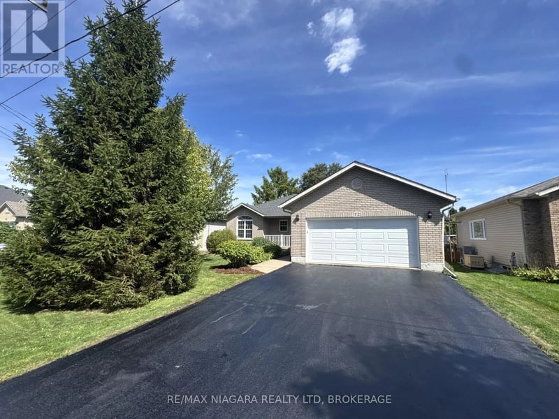 72 Ridge Road South, Fort Erie (Ridgeway), Ontario, L0S1B0, Fort Erie (Ridgeway), Ontario — photo 1 of 5