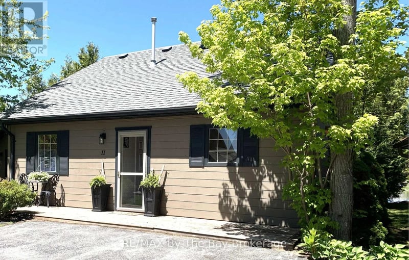 11 Cabin Crescent, Wasaga Beach, Ontario, L9Z1X7, Wasaga Beach, Ontario — photo 1 of 5