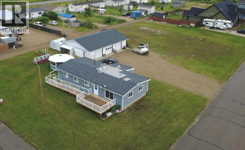 908 6 Avenue, Hines Creek, Alberta, T0H2A0, Hines Creek, Alberta — photo 1 of 5
