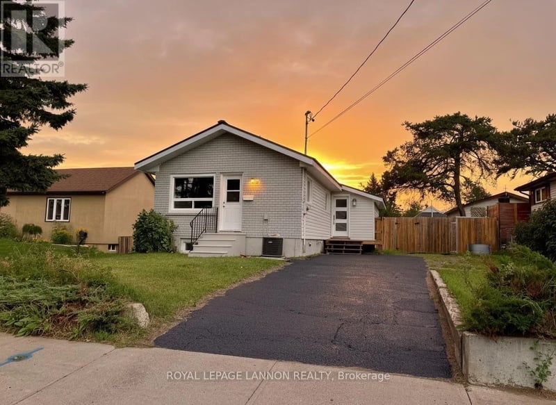 330 Arundel Street, Thunder Bay (Current River), Ontario, P7A1L3, Thunder Bay (Current River), Ontario — photo 1 of 5