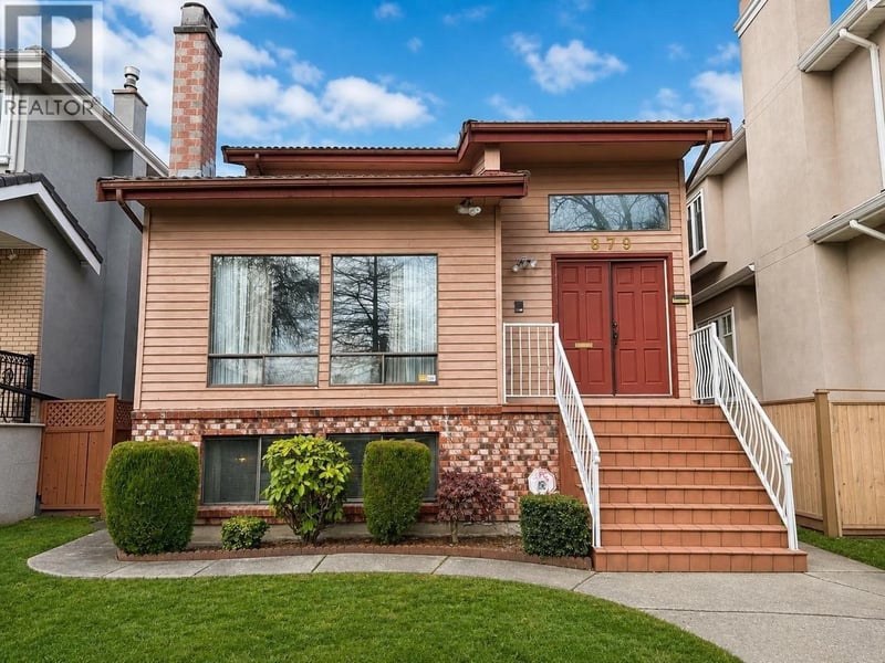 #Upper 879 62 Avenue, Vancouver, British Columbia, V6P2E3, Vancouver, British Columbia — photo 1 of 5