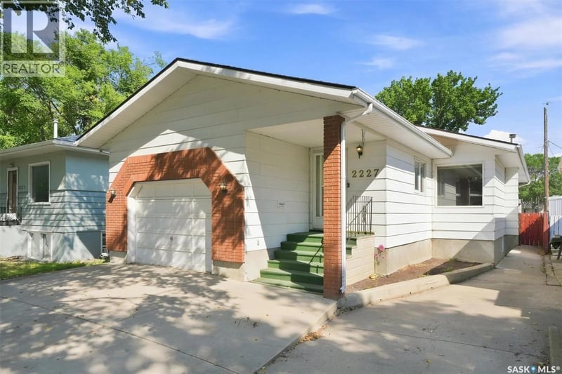 2227 Herman AVENUE, Saskatoon, Saskatchewan, S7M0N4, Saskatoon, Saskatchewan — photo 1 of 5