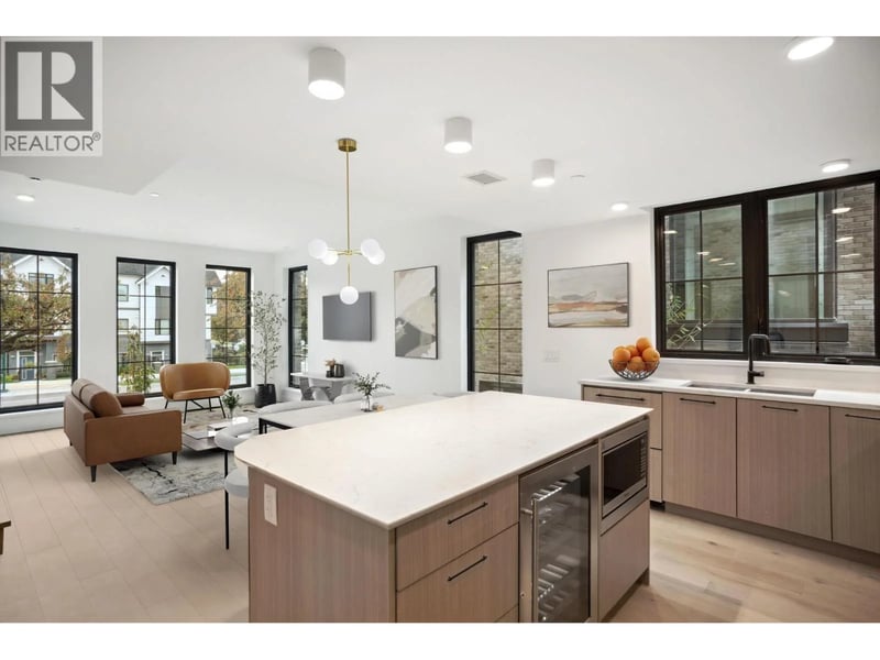 #101 157 KING EDWARD Avenue, Vancouver, British Columbia, V5Y2H8, Vancouver, British Columbia — photo 1 of 5