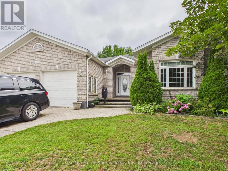 490 Bluewater Drive, Saugeen Shores, Ontario, N0H2C1, Saugeen Shores, Ontario — photo 1 of 5