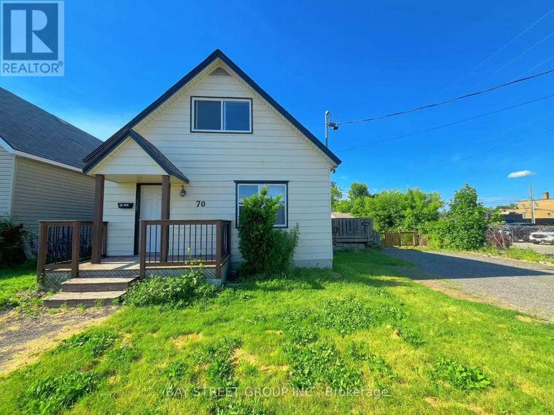 #Front 70 Courtwright Street, Fort Erie (Central), Ontario, L2A2R7, Fort Erie (Central), Ontario — photo 1 of 5