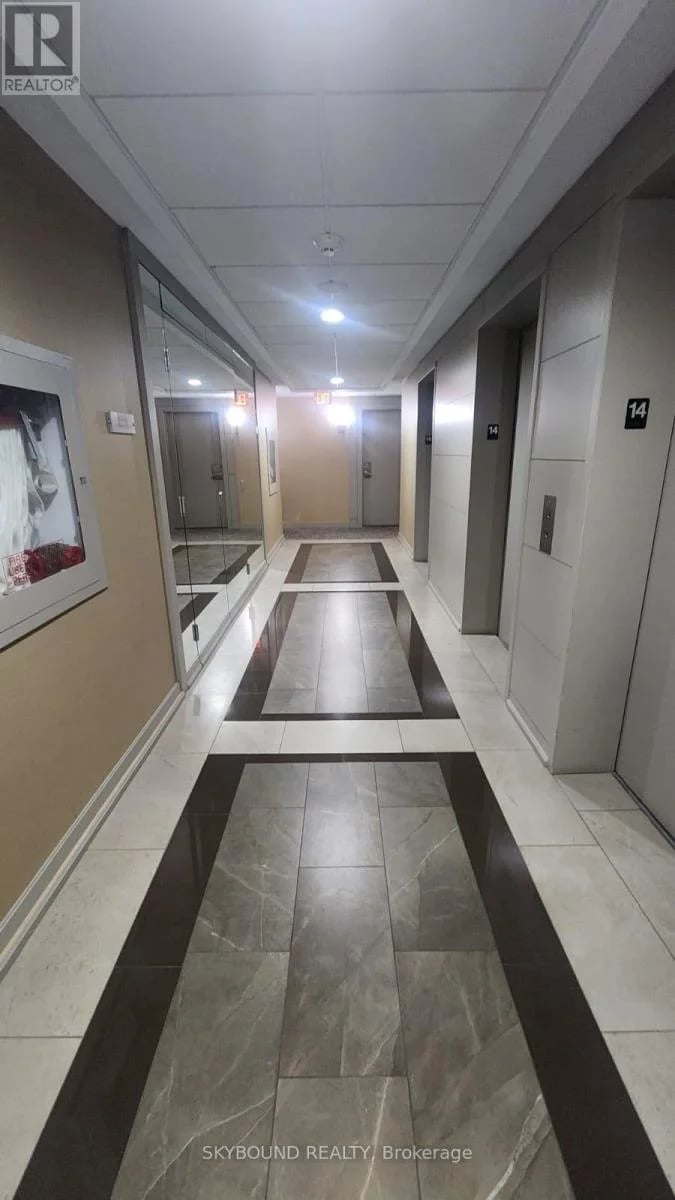 #1404 330 Burnhamthorpe Road West, Mississauga (City Centre), Ontario, L5B0E1, Mississauga (City Centre), Ontario — photo 1 of 5