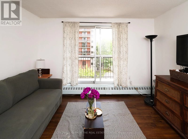 #404 1690 Victoria Park Avenue, Toronto (Victoria Village), Ontario, M1R1R1, Toronto (Victoria Village), Ontario — photo 1 of 5