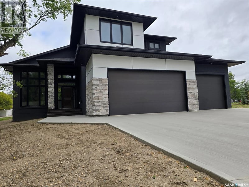 3 KENNEY CRESCENT, Weyburn, Saskatchewan, S4H0K5, Weyburn, Saskatchewan — photo 1 of 5