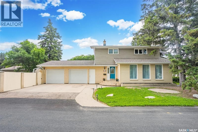 3445 Caen STREET, Saskatoon, Saskatchewan, S7M3P5, Saskatoon, Saskatchewan — photo 1 of 5