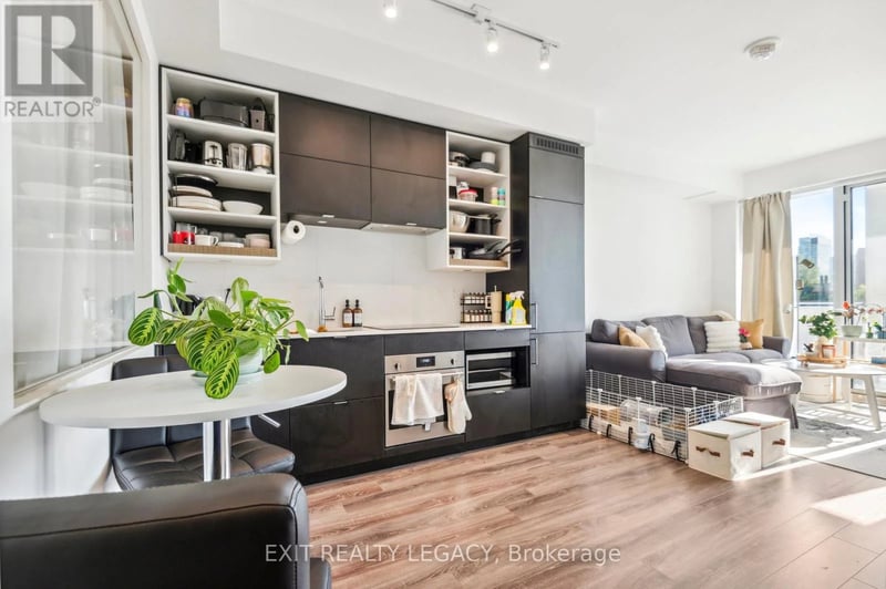 #2213 20 Edward Street, Toronto (Bay Street Corridor), Ontario, M5G1C9, Toronto (Bay Street Corridor), Ontario — photo 1 of 5
