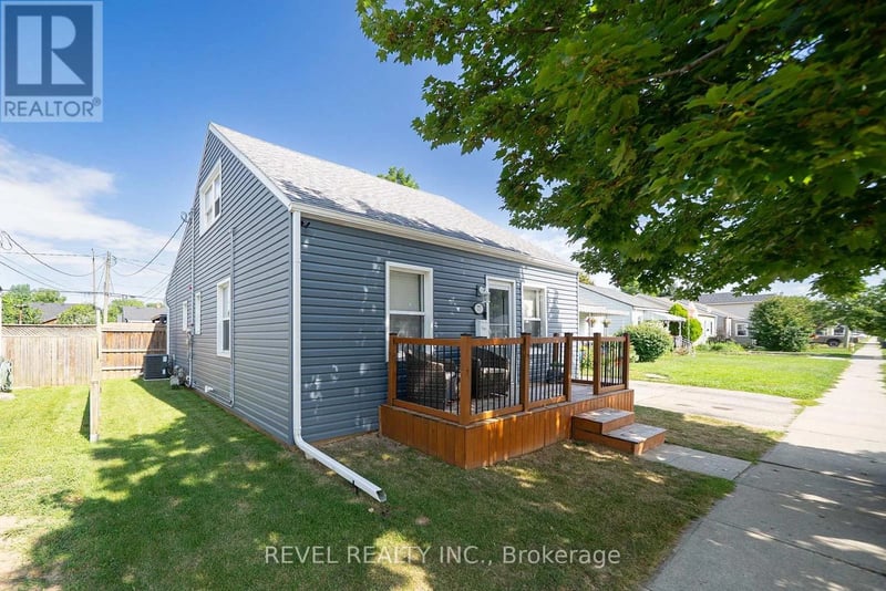 77 Eighth Avenue, Brantford, Ontario, N3S1C4, Brantford, Ontario — photo 1 of 5