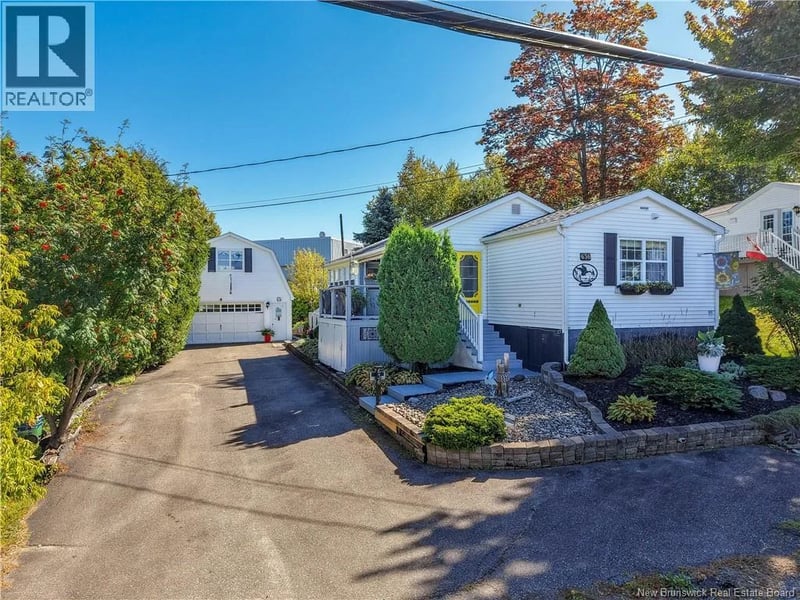 636 Barclay Loop, Fredericton, New Brunswick, E3B7L8, Fredericton, New Brunswick — photo 1 of 5