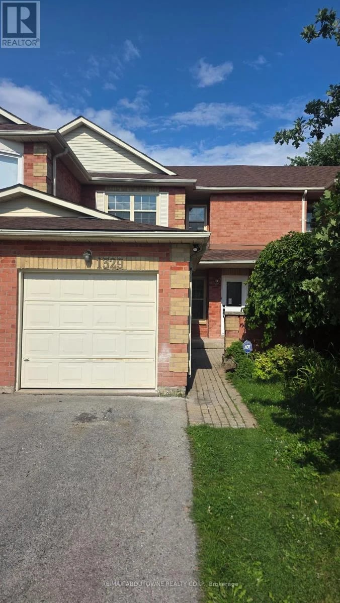 1329 Montclair Drive, Oakville (CP College Park), Ontario, L6H1Z3, Oakville (CP College Park), Ontario — photo 1 of 5
