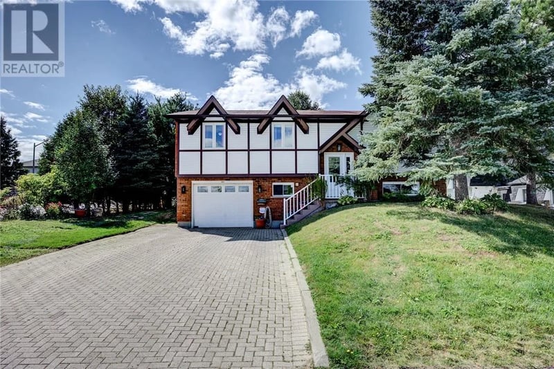 844 Windermere Crescent, Sudbury, Ontario, P3A5A5, Sudbury, Ontario — photo 1 of 5