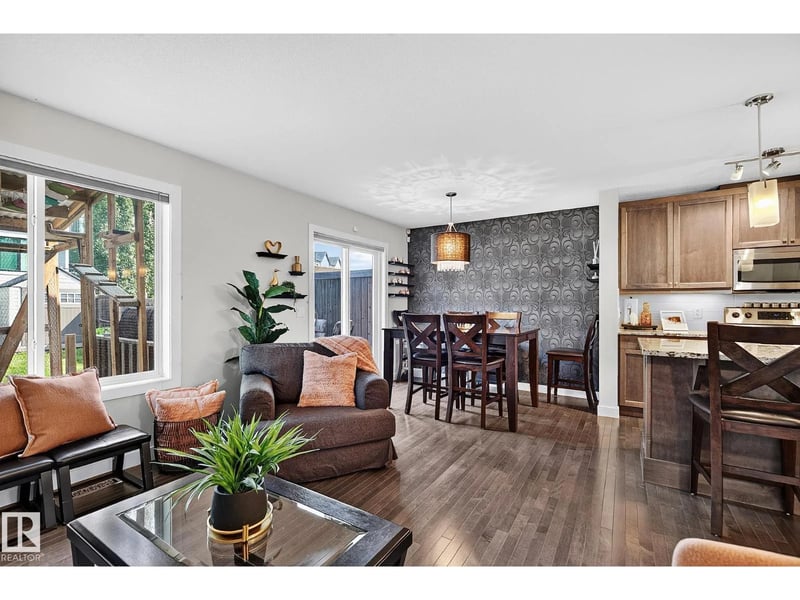 6642 CARDINAL RD SW, Edmonton, Alberta, T6W1Y8, Edmonton, Alberta — photo 1 of 5