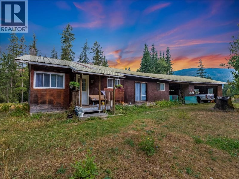 4604 Blewett Road, Nelson, British Columbia, V1L6X4, Nelson, British Columbia — photo 1 of 5