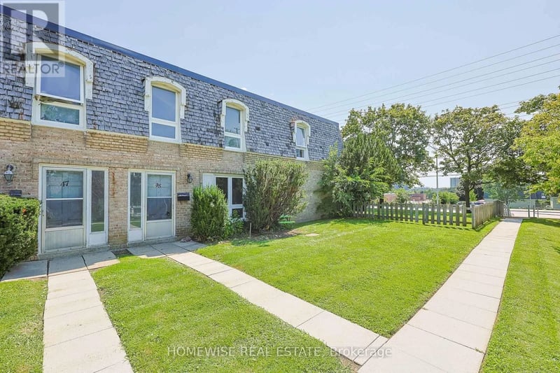 #48 1400 Winding Trail, Mississauga (Applewood), Ontario, L4X1W9, Mississauga (Applewood), Ontario — photo 1 of 5