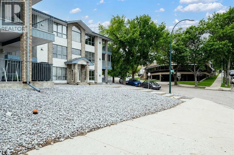 407 Macleod Trail Southeast, Medicine Hat, Alberta, T1A8P7, Medicine Hat, Alberta — photo 1 of 5