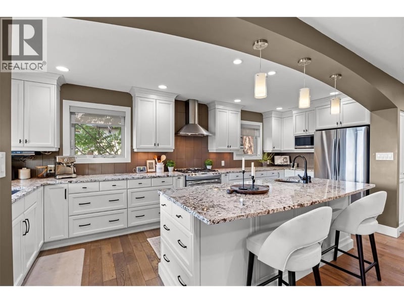 2185 Shannon Way, West Kelowna, British Columbia, V4T1S2, West Kelowna, British Columbia — photo 1 of 5